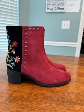 Trinity Ranch Montana West Burgundy Suede Floral Embroidered Studded ankle boots